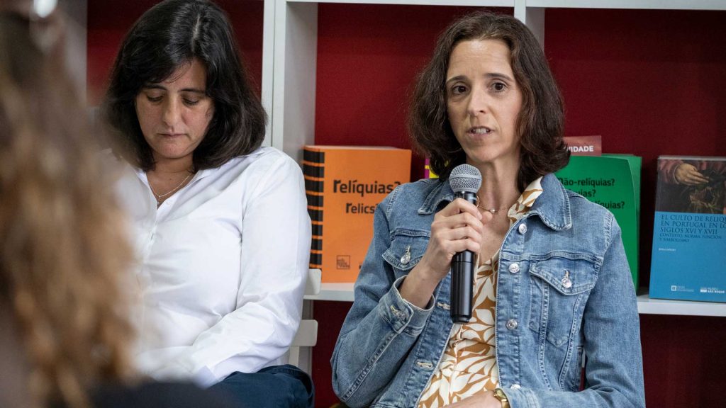 a equipa do SOL apresenta Caderno técnico no stand da Santa Casa na Feira do Livro