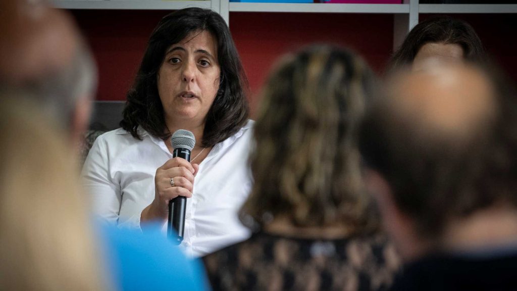 a equipa do SOL apresenta Caderno técnico no stand da Santa Casa na Feira do Livro