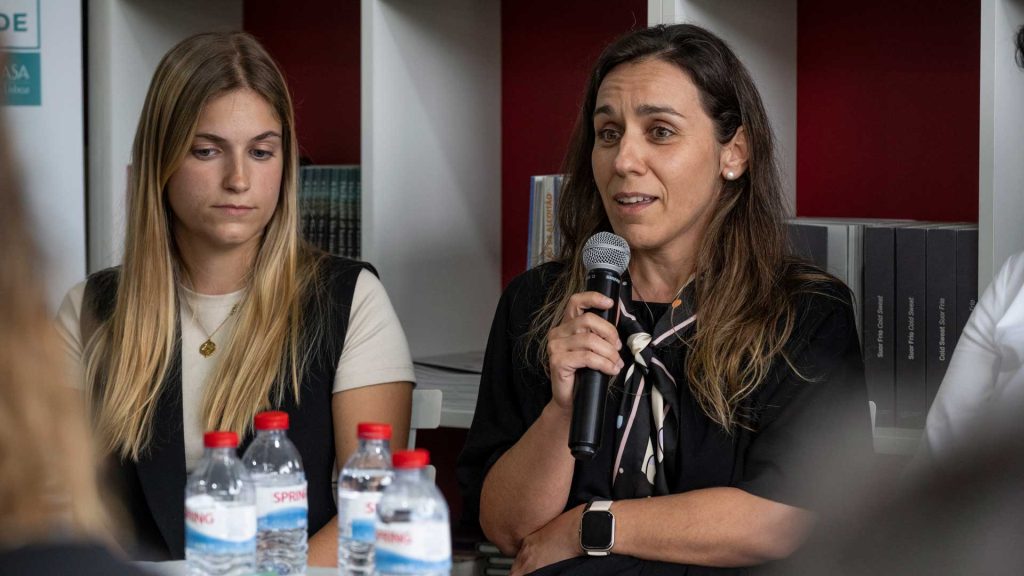 a equipa do SOL apresenta Caderno técnico no stand da Santa Casa na Feira do Livro