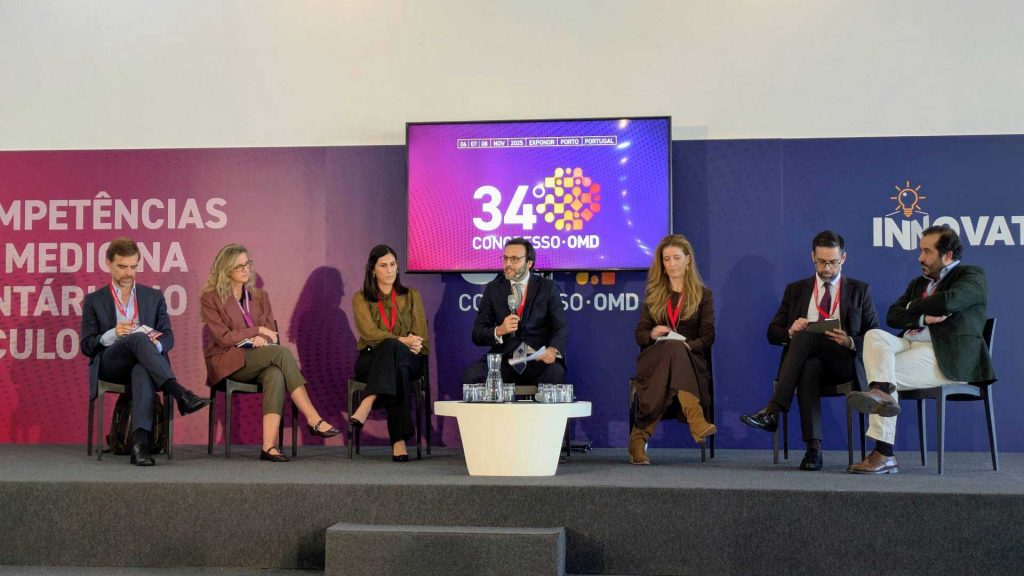 André Brandão de Almeida em mesa redonda